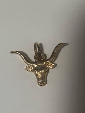 RETIRED James Avery Gold Longhorn Cattle/Longhorn Type Pendant Charm